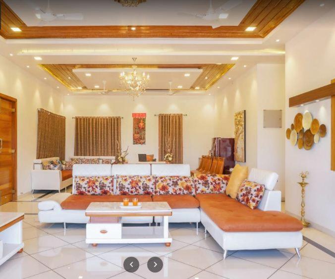 7Bhk Villa With Wonderful View And Good Food ロナバラ エクステリア 写真
