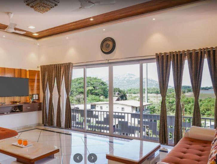 7Bhk Villa With Wonderful View And Good Food ロナバラ エクステリア 写真